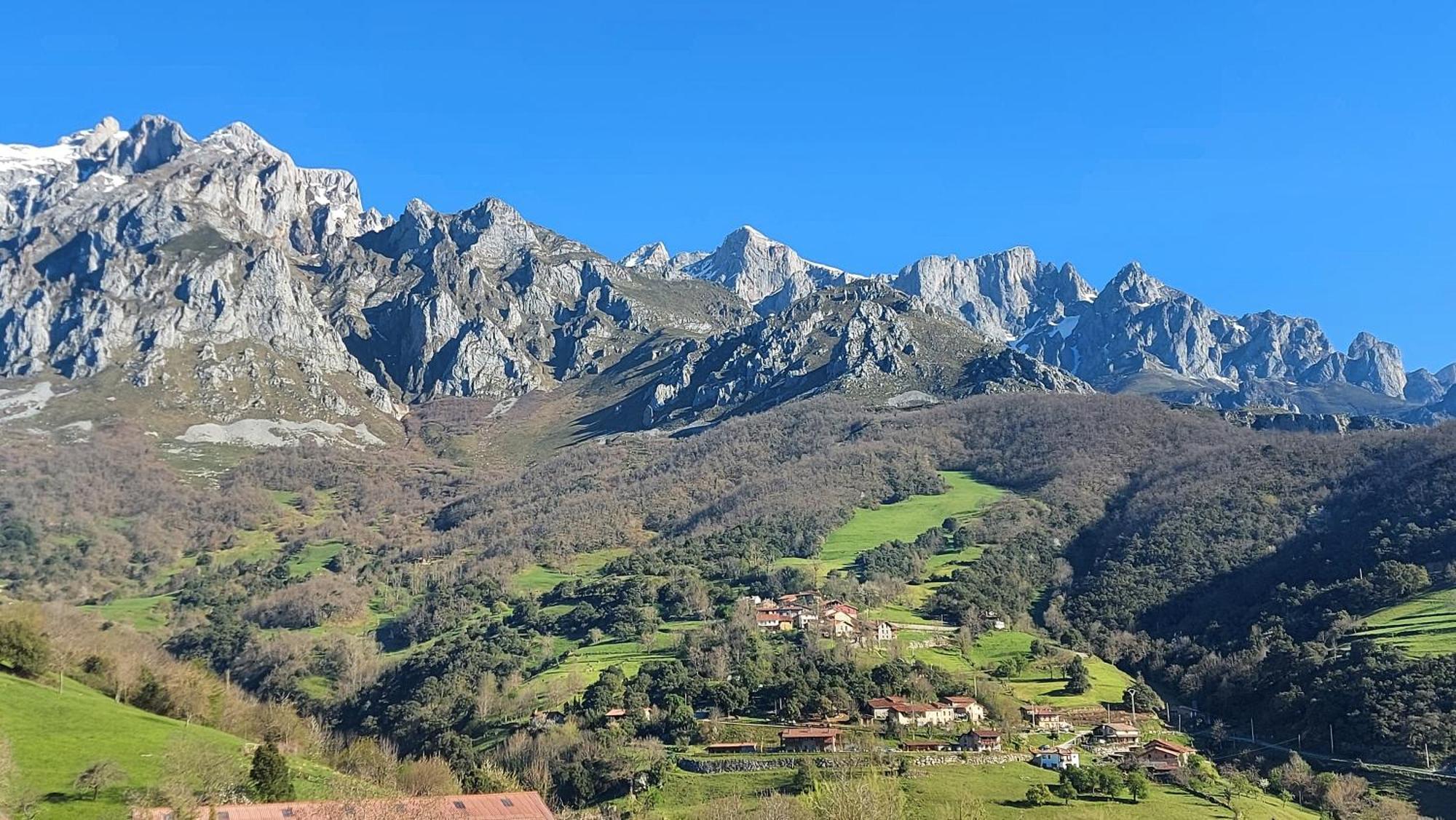 Apartamentos Rurales Los Picos De Redo Camaleño Eksteriør bilde